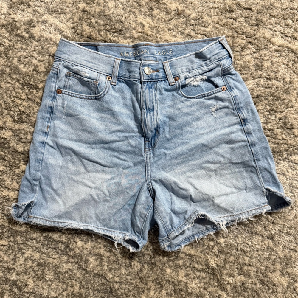 American Eagle Outfitters Highest Rise Baggy light wash denim shorts size 4 - Picture 1 of 5